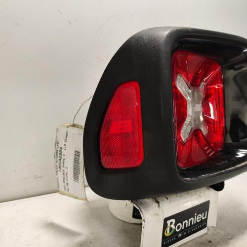 106642584-1b437569-8c87-4e6c-8c16-0723676c5284-Piece-Feu-arriere-principal-droit-feux-52109468-JEEP-RENEGADE-PHASE-1-ced58c406640c39832538356c3d0c1678e5b2a22d7f19ba0fb72f4a77141ad2b_m.jpg