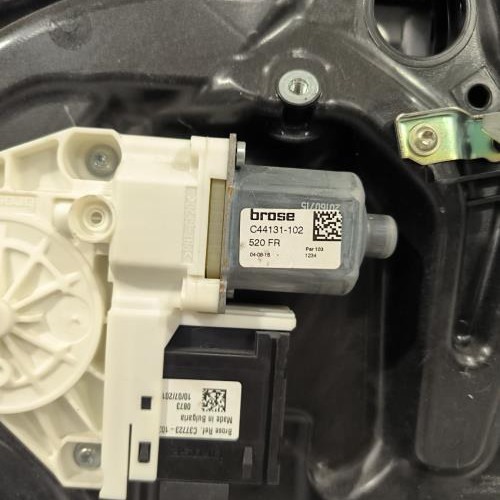 106646531-22c6580b-fd44-4308-994b-14025533a8c6-Piece-Leve-vitre-electrique-avant-droit-71777157-JEEP-RENEGADE-PHASE-1-b251574a2045c7fb54357f230b263a64bc800d9656f21cd892fd68ae154ab99c_m.jpg