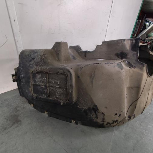 Pare boue arriere droit