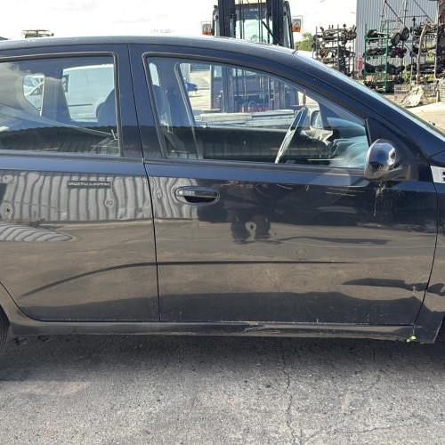 Vehicule-CHEVROLET-AVEO%25201-2011-70b07d51e94e84dfe756831fe852795b577f993bd0882fdcb2605a8cdc504fb6_m.jpg