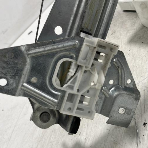 106667450-a810814c-3ba5-469d-9636-483f676b3ee5-Piece-Leve-vitre-electrique-arriere-droit-827201983R-RENAULT-GRAND-SCENIC-4-0d9f1884adc3346fafbc1089ef134c3dfbab50c4bd3494a6403639747ebfdc69_m.jpg