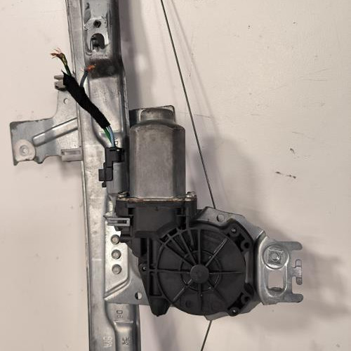 106706963-3864c055-46dc-4f55-9ff1-a44e686dd582-Piece-Leve-vitre-electrique-avant-droit-9222W9-PEUGEOT-207-PHASE-1-bea46cf0283e6a89a43f2fd5d9e12819ff690ba08c0a0fae09e83bb01bd02e1f_m.jpg
