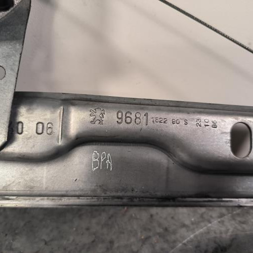 106706963-b112d221-170e-4a1d-a2b0-3ae652e99f8e-Piece-Leve-vitre-electrique-avant-droit-9222W9-PEUGEOT-207-PHASE-1-3881d6b27f3f63cea7624d70c99b854834042c01afb536bcc6e22301a18d8a49_m.jpg