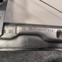 106706963-b112d221-170e-4a1d-a2b0-3ae652e99f8e-Piece-Leve-vitre-electrique-avant-droit-9222W9-PEUGEOT-207-PHASE-1-3881d6b27f3f63cea7624d70c99b854834042c01afb536bcc6e22301a18d8a49_m.jpg
