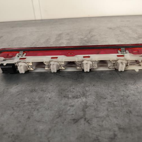 106857107-abe43c0a-a3e3-47da-a52b-bf00ad438de5-Piece-Feu-arriere-stop-central-9811325980-CITROEN-JUMPY-3-M-793ae3c0063fd797fbbd4bef4155018746247fac585cd64fd185145afa3a2ec4_m.jpg