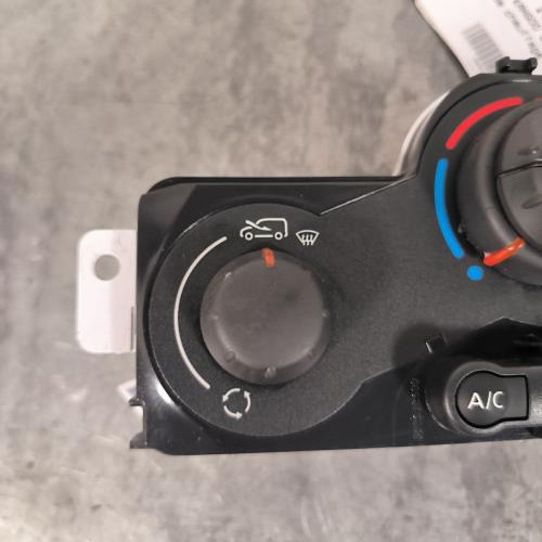 106873302-a4a60a7a-a681-4052-8be2-1309863d1bc6-Piece-Commande-chauffage-275109404R-RENAULT-KANGOO-2-PHASE-2-9c385438cfd73e4b627b9a2a28f4b9d907db4670ddfd72ffd582fb55d06732dc_m.jpg