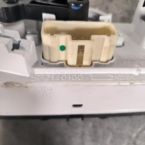 106873302-566d9d8b-f4df-4fec-956a-081308e1ac4a-Piece-Commande-chauffage-275109404R-RENAULT-KANGOO-2-PHASE-2-0a0618f6937c5cc225a8c0d3252ffe7fb758af20bcd401e874cd03ed7657b797_m.jpg