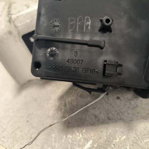 106873303-82e2b176-0ddc-42a7-a2c9-5539d2113d3e-Piece-Commodo-dessuie-glaces-8201577535-RENAULT-KANGOO-2-PHASE-2-7a9605c0707b6a6c2d32099050c68ed7a4e5a331ac74a9f4b17bb914e60ab4d5_m.jpg