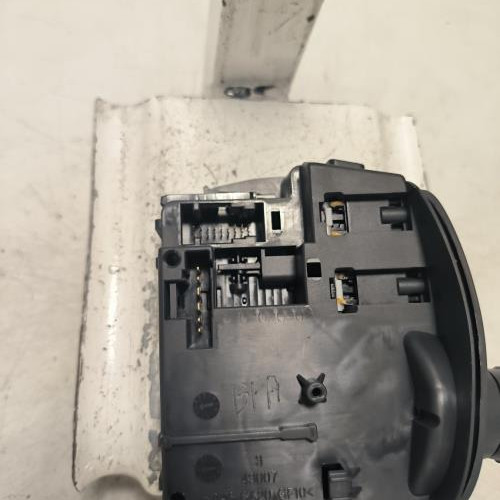 106873303-6848b712-4b83-4234-adcc-86cbe28f6426-Piece-Commodo-dessuie-glaces-8201577535-RENAULT-KANGOO-2-PHASE-2-0d8dcbc77622207b92972ae9cd3f33421dce8dab7e5492164b4345971ba22db9_m.jpg