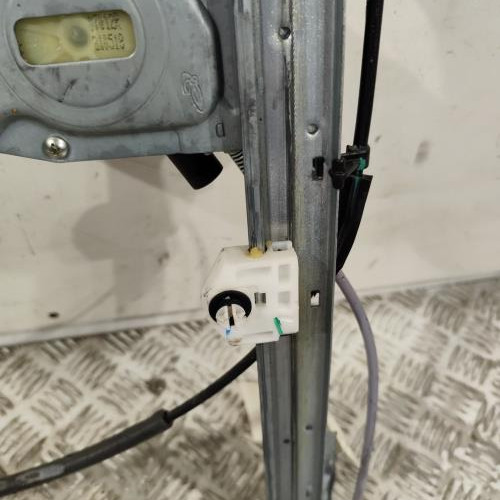106873310-bd659cd4-a8ff-4a07-8d7b-d09c5cfea203-Piece-Leve-vitre-electrique-avant-droit-807207012R-RENAULT-KANGOO-2-PHASE-2-d4fca6e517d0bd4bf4b53c32260f9b6b80633264b4ff7f49f414361f446a8a0d_m.jpg