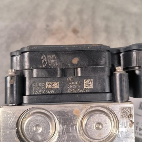 106874541-c2eb93ad-1b29-4b29-99a3-64085a7a9f93-Piece-Bloc-ABS-freins-anti-blocage-476603174R-RENAULT-KANGOO-2-PHASE-2-37b9ffc27c6caae6a1016a5067f0e27496b6f2c8889828c1777fc0f098e13e88_m.jpg