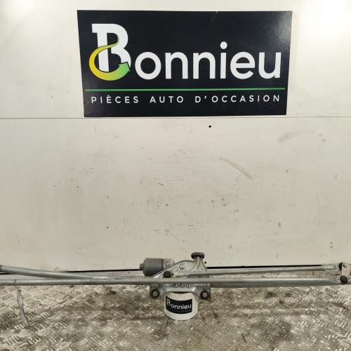 Moteur essuie glace avant