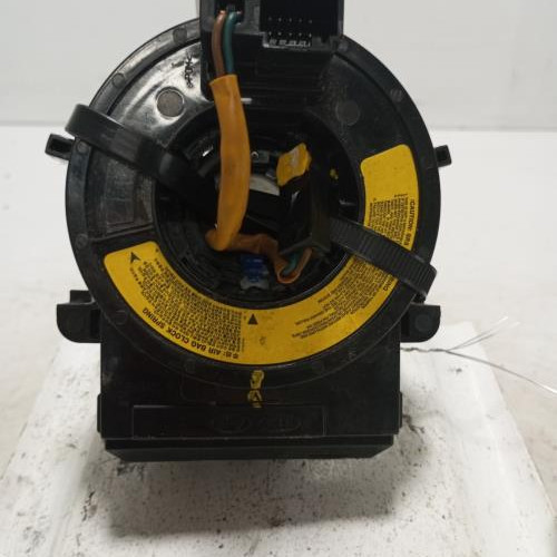 106913029-ed725c60-1edc-4c14-aa59-5d7efe6d4c4b-Piece-Contacteur-tournant-Y10M450200-HYUNDAI-IX-35-PHASE-2-a29f5a86e4c78f795f383e7733dafb3f750b7a2e0b36f7a038e7a3664f07afa5_m.jpg
