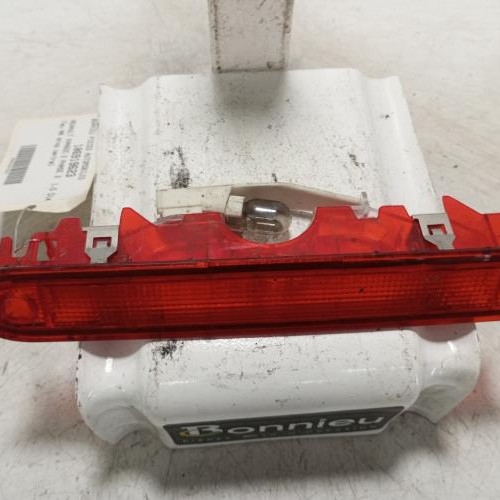106919623-2f72b791-a3d1-426a-9231-ef1cd9d82b22-Piece-Feu-arriere-stop-central-89071072AG-RENAULT-KANGOO-2-PHASE-2-de8dd2937379ffaa8f013649674f1ce61f883e0f41d98faab0b9767afd02efae_m.jpg