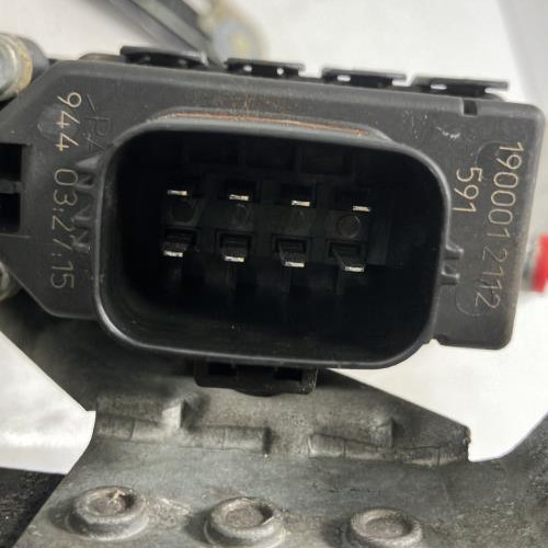 106937867-913ff985-8282-429d-bd81-b23c88f223c0-Piece-Leve-vitre-electrique-avant-droit-1417697-FORD-MONDEO-2-ea8140630b009092fac0947a4023cf78d6a451cd7f6dcfc1157e45da0349aafe_m.jpg