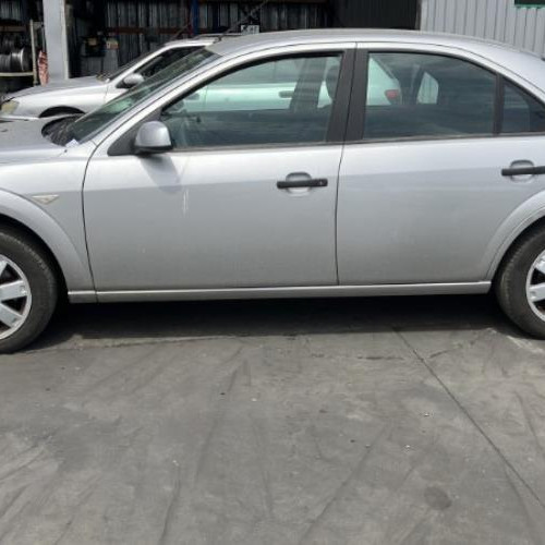 Vehicule-FORD-MONDEO%25202-2005-67bac92b240d784cf63e8b56e3f1eb56db3ad8904fd4989ca113a500e61519d9_m.jpg