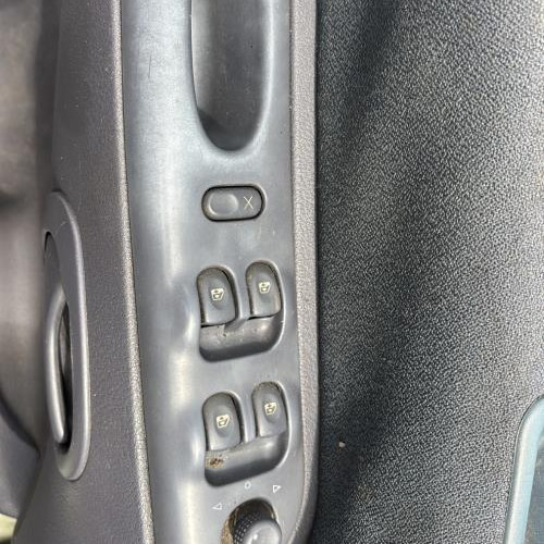 Vehicule-RENAULT-ESPACE%25203-2001-ee3f4749f42f546a4b6569dcf6cbbbc0c8492af55eb96071262a18695eeca056_m.jpg