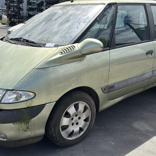 Vehicule-RENAULT-ESPACE%25203-2001-02333c174cb32b4663627449a392336918232a0a7316b5070d10ae2cea78c5ea_m.jpg