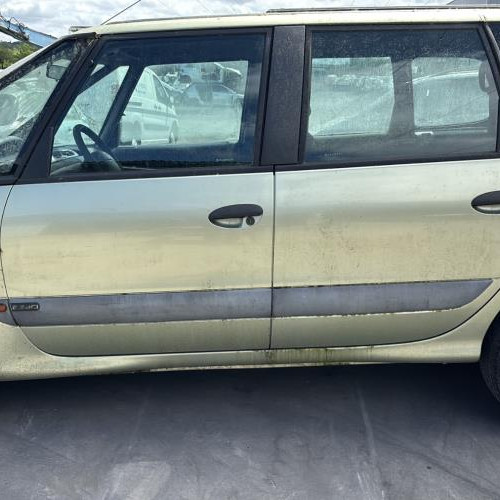 Vehicule-RENAULT-ESPACE%25203-2001-338c8aaa09757994a4441ff78a57e12850945a79feccba7f0ee7392e2c29b96b_m.jpg