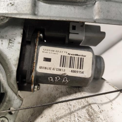107061570-e015abe9-08b2-4fe3-aa32-0e4e30990d90-Piece-Leve-vitre-electrique-avant-gauche-9221FS-PEUGEOT-8bcc77d2cef68b1fa30cea390cd7787ecbb09c8a2370a2f23833ce8a4a8a597d_m.jpg