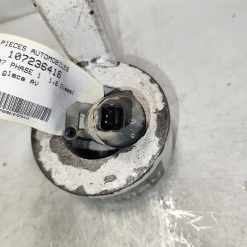 107236416-2ad7b054-9b4a-4f13-b893-b675581c8c0b-Piece-Pompe-lave-glace-avant-643497-PEUGEOT-407-PHASE-1-feff0438e5fe0754eda4a3941ef7955680f08119f6efe22772d83fc27af5e657_m.jpg