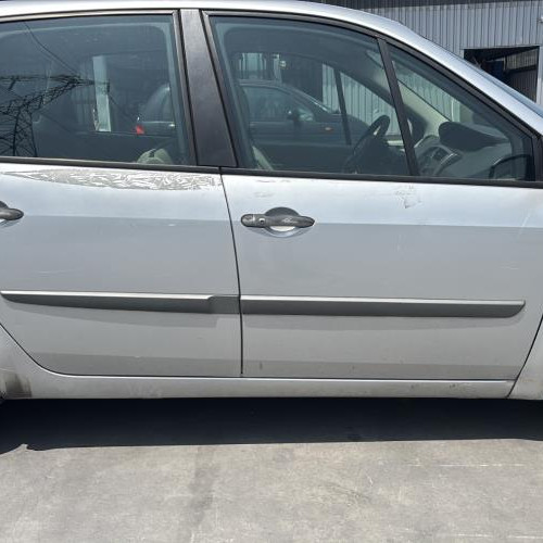 Vehicule-RENAULT-SCENIC%25202%2520PHASE%25202-2007-222895db108d84c7aca18eb7cdcbb3d752609c1c1e2bea00263774a3bb7eb0b3_m.jpg