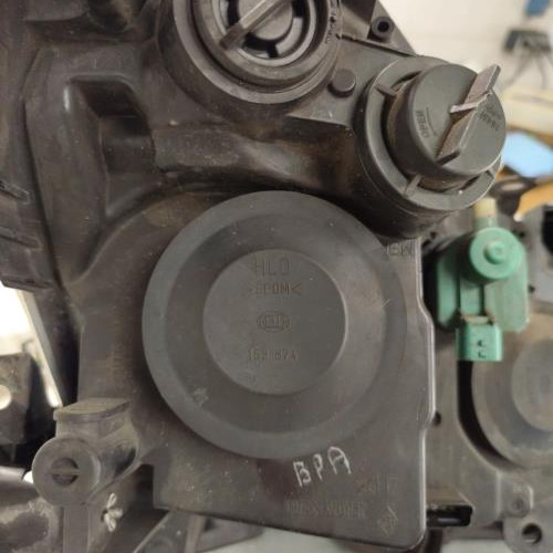 107244361-5356b188-27dc-493e-a9bf-cfd495ebb01a-Piece-Optique-avant-principal-gauche-feuxphare-260605051R-RENAULT-SCENIC-2-PHASE-2-823d11d322c5a82b1985d740f72a86e7046e1541cbbe13797719407af4fc5226_m.jpg
