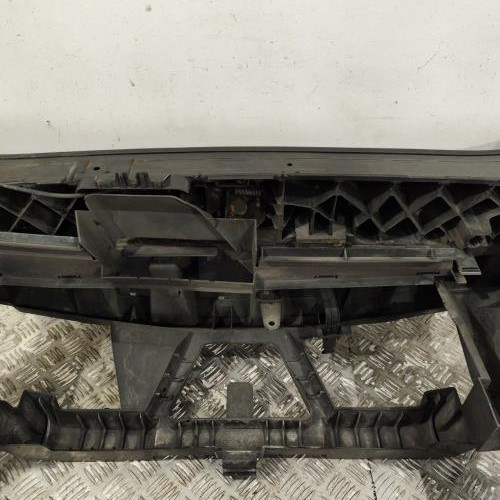 107245133-ce44180b-0b92-4fc1-a98f-57f7646208f4-Piece-Armature-avant-Masque-avant-8200140478-RENAULT-SCENIC-2-PHASE-2-7ce2b34ce7922dac2e9c5e3bce43ed51d47d74e93a0a2b4540579ebb9f85ec5c_m.jpg