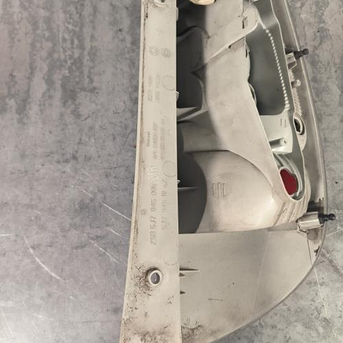 107334444-28dd86d1-68f0-486f-9311-9fe1bedcd04a-Piece-Feu-arriere-principal-gauche-feux-5J7945111-SKODA-ROOMSTER-PHASE-1-3ac082aa6d9597cd0674e3d3e4dc0195368d26b521b4818e128788efd05c6741_m.jpg