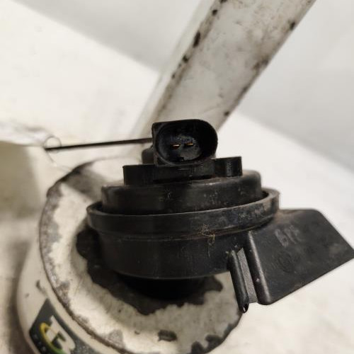 107336858-03430c76-0fb5-4d28-b752-25e37ee28148-Klaxon-6Q0951223S-SKODA-ROOMSTER-PHASE-1-61a5e5813bcd4751f84fb7a4346aa14740b11f68aa4448261baf3c21a53ae189_m.jpg