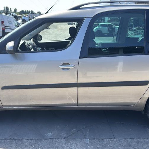 Vehicule-SKODA-ROOMSTER%2520PHASE%25201-2006-5f6d7aa195bf032279460b12a8235cfdcb3f03af6582239e550c62edac8c4630_m.jpg
