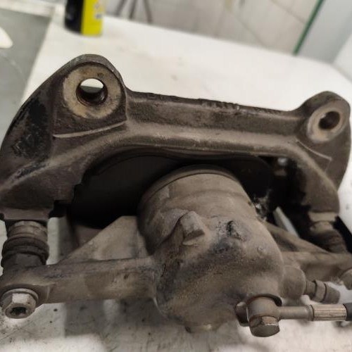 107355017-f28c466e-3481-4517-a164-34ae53889084-Piece-Etrier-avant-droit-freinage-5G0615124D-VOLKSWAGEN-GOLF-7-PHASE-1-1162d647967d6cc5103fc5169b761d5a5cf73adaeaec09c6fae3bd255c304652_m.jpg