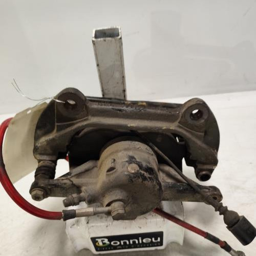 107355018-2f765169-0e26-4cef-8228-1a8d674f1917-Piece-Etrier-avant-gauche-freinage-5G0615123D-VOLKSWAGEN-GOLF-7-PHASE-1-d031686b1a2925dc1c5933a3aeef0cd6a1dbaa903e66c99899e90a15adca323e_m.jpg