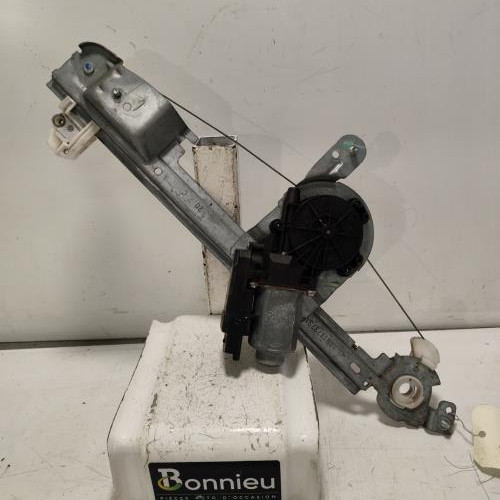 Vehicule-RENAULT-SCENIC%25202%2520PHASE%25202-2007-b04ee377fd58c5029143a04cfc10d7c9c6b309eaa8d339243eddcf5c8ef9be41_m.jpg