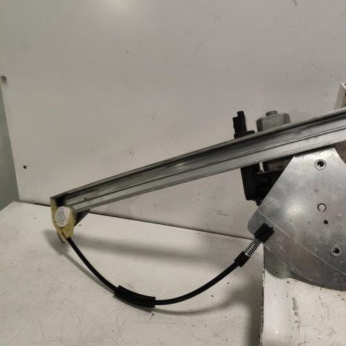 107365976-b29ec5a5-a04c-4581-b111-aabb3850a71c-Piece-Leve-vitre-electrique-avant-droit-8201010936-RENAULT-SCENIC-2-PHASE-2-010f24fb6fe331e22f1e115ef809acbf0e650b2fb1ecd3e5a5df90e4e4dc3bd6_m.jpg