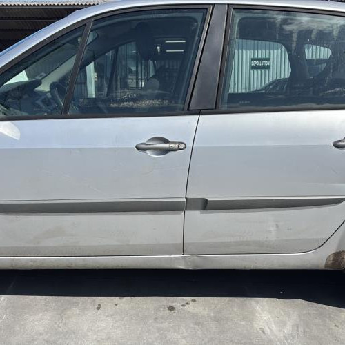 Vehicule-RENAULT-SCENIC%25202%2520PHASE%25202-2007-9bd0713e4b8aeae4f3e618a82a3e9b0735b4bbd6821da3cc5036923cec2c19a7_m.jpg