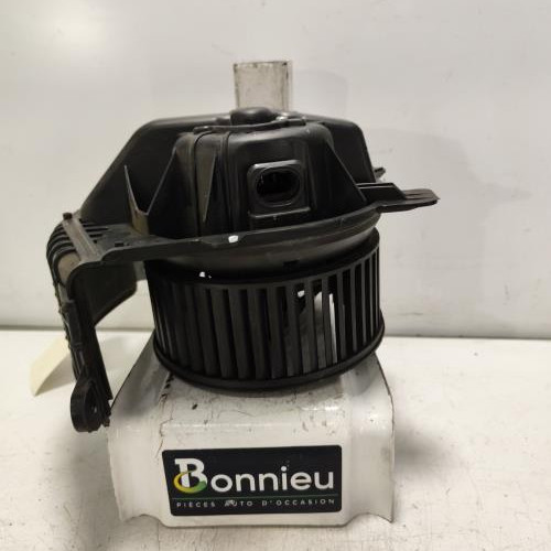 Vehicule-RENAULT-SCENIC%25202%2520PHASE%25202-2007-b04ee377fd58c5029143a04cfc10d7c9c6b309eaa8d339243eddcf5c8ef9be41_m.jpg