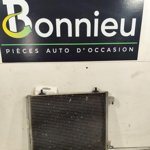 107369200-36ac7fd6-01ac-4649-a3b9-1b158079fc46-Piece-Condenseur-de-clim-9674813580-PEUGEOT-208-1-PHASE-2-ea2dc552e5b41af29c31bde0dd15023f75ff42082f5ae26bd19b7283bc48ff84_m.jpg
