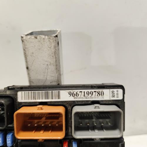 107568990-9b464454-3d5b-4773-a800-92e46ed84c94-Piece-Boitier-servitude-moteur-BSM-9667199780-CITROEN-C3-2-PHASE-1-7d0a25152191f483cabf58f0cd39b5dd76626adade7f5fa0c80c4158d1a2aa39_m.jpg