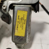107582968-04755a4f-498e-4e3a-b8f9-3c95501b59d9-Piece-Leve-vitre-electrique-avant-droit-CUH101900-ROVER-25-PHASE-1-4c3d1089da3e792d67e8d7d54add376e803136d87cb06b7cc9ddbcb8614ec4a1_m.jpg