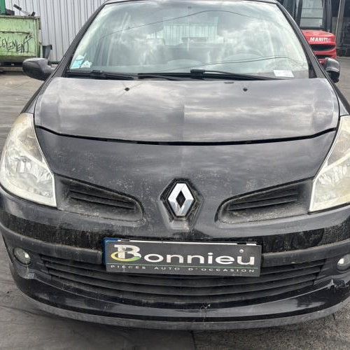 Vehicule-RENAULT-CLIO%25203%2520PHASE%25201-2006-fdd618f05326522585ab4b2f9ef832f7882894de4b8dcd1dea20d59112c616ae_m.jpg