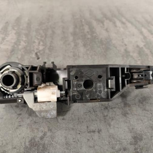 107586056-82b42dbf-7832-4d62-9feb-15a0d3522706-Piece-Poignee-porte-arriere-gauche-7701475753-RENAULT-CLIO-3-PHASE-1-de166d79f35a68be389980acdcc4d4dc4f4ff6cde2c0e3e6e0c482d98adeac2f_m.jpg