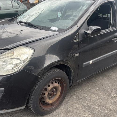 Vehicule-RENAULT-CLIO%25203%2520PHASE%25201-2006-e500a50a62377cc0d1808e66de467e3b082f7b0470f7a0f79056aff77b368ecd_m.jpg
