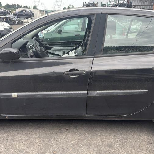 Vehicule-RENAULT-CLIO%25203%2520PHASE%25201-2006-8fa97f36416f4dd0520a590d322231c74cc1537371951558c199e2e46a136e50_m.jpg