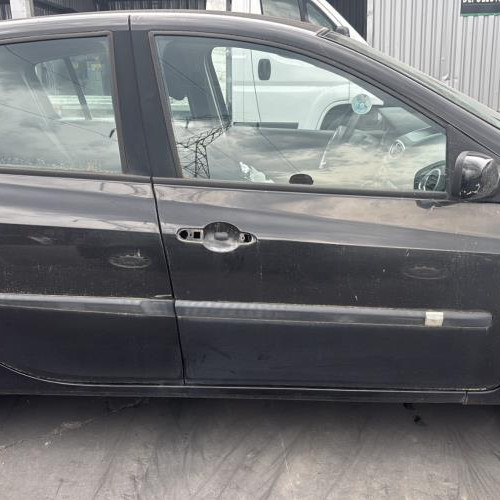 Vehicule-RENAULT-CLIO%25203%2520PHASE%25201-2006-69877bc0b048ad2179725fe5a91f4c98ae61b3727d44732741c226269894a482_m.jpg