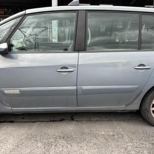 Vehicule-RENAULT-ESPACE-4-PHASE-1-2006-210d94a0057bfd65d65e9c2047ffac03e0846b17ba126c8299e6f5683969e66d_mtn.jpg