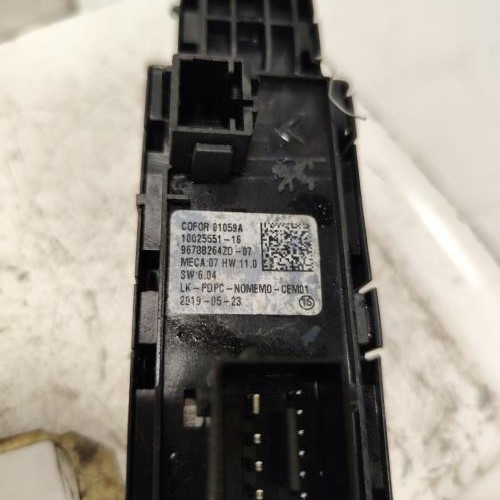 107631158-0b1b336f-7d55-4cde-bafb-9e14caa4677b-Piece-Interrupteur-de-leve-vitre-avant-gauche-96788264ZD-CITROEN-C3-AIRCROSS-PHASE-1-c4d1f42abd4db9770fac943bac2acaccbe098f0098c3a24a083c0b0e11206dd9_m.jpg