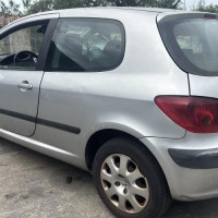 Vehicule-PEUGEOT-307%2520PHASE%25201-2004-e52aed78c786289032513d0ac3325ca41249cacd526630e470dee98e2c933ee5_m.jpg
