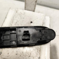 107647283-ea933129-d04a-4988-ab03-0b904b82f1f6-Piece-Interrupteur-de-leve-vitre-avant-gauche-6554E4-PEUGEOT-307-PHASE-1-9e6c0d26cf7159f6cebe070523e2b59404899d5ff39ea9ab152b6b643d3bb29e_m.jpg