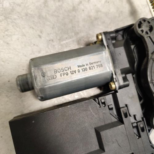 107647284-523b4727-75ee-4bba-a0d3-b2e26b432e1e-Piece-Leve-vitre-electrique-avant-droit-9222K0-PEUGEOT-307-PHASE-1-1731fb731580c62a43a90766e44d3b5595c3284dc8c959a84c3eedbdb857e9cb_m.jpg